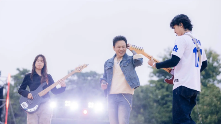 Hàng ngàn khán giả đón bình minh cùng 5AM mùa 3 